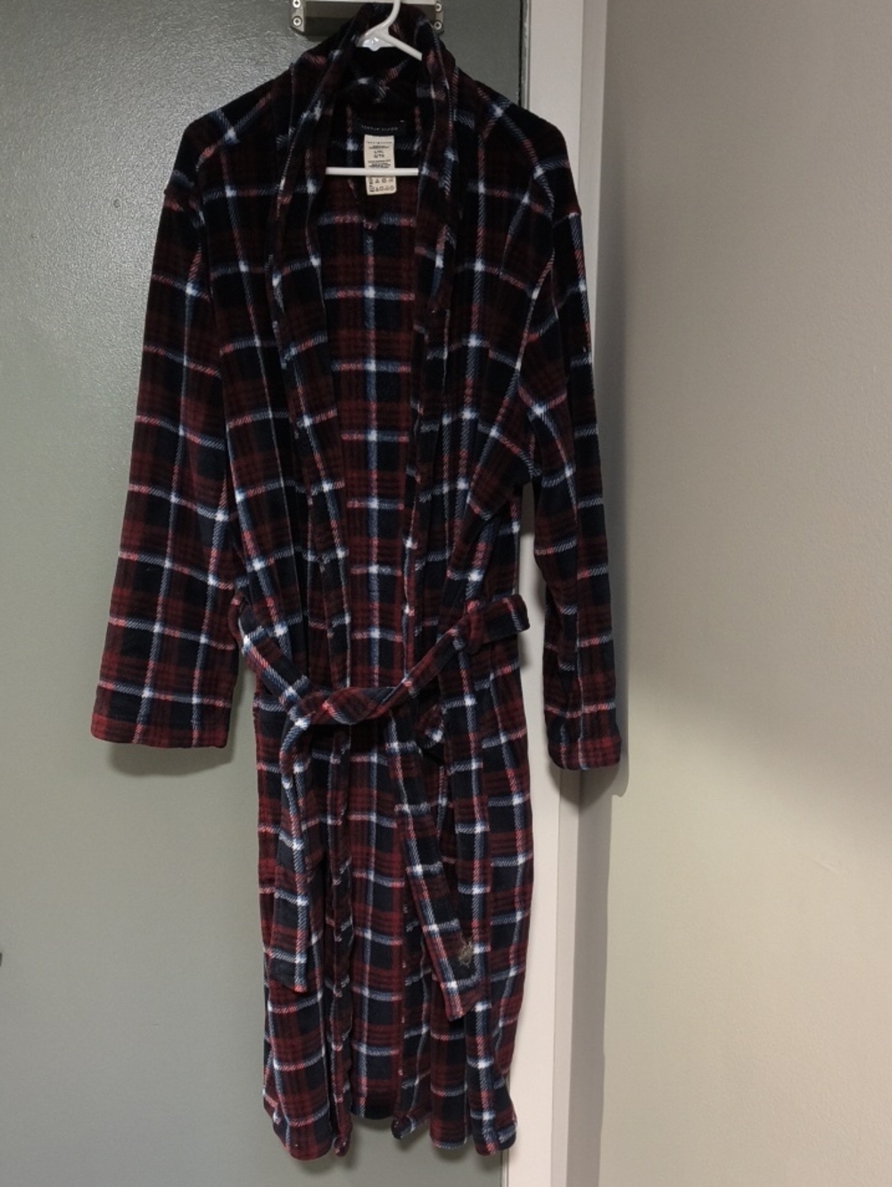 Tommy Hilfiger Men's Plaid Fleece Robe - Burgundy and Navy